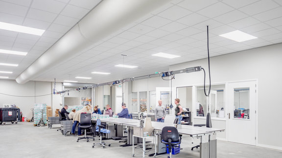 Healthcare and Hygiene:  hygienic ceilings solutions for Food Processing Industry (© Dion de Bakker)